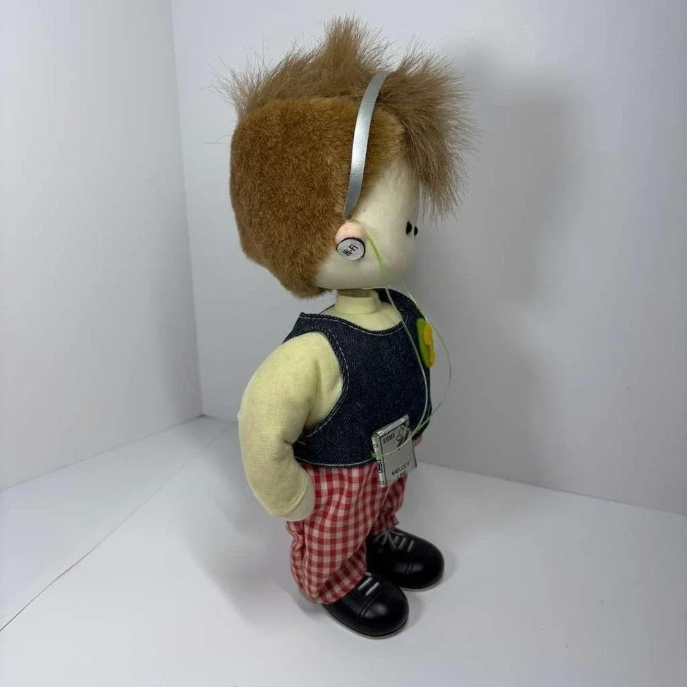 Vintage‎ Wind Up Irish Musical Moving Boy Doll Mohawk Hairdo Walkman & Earphones